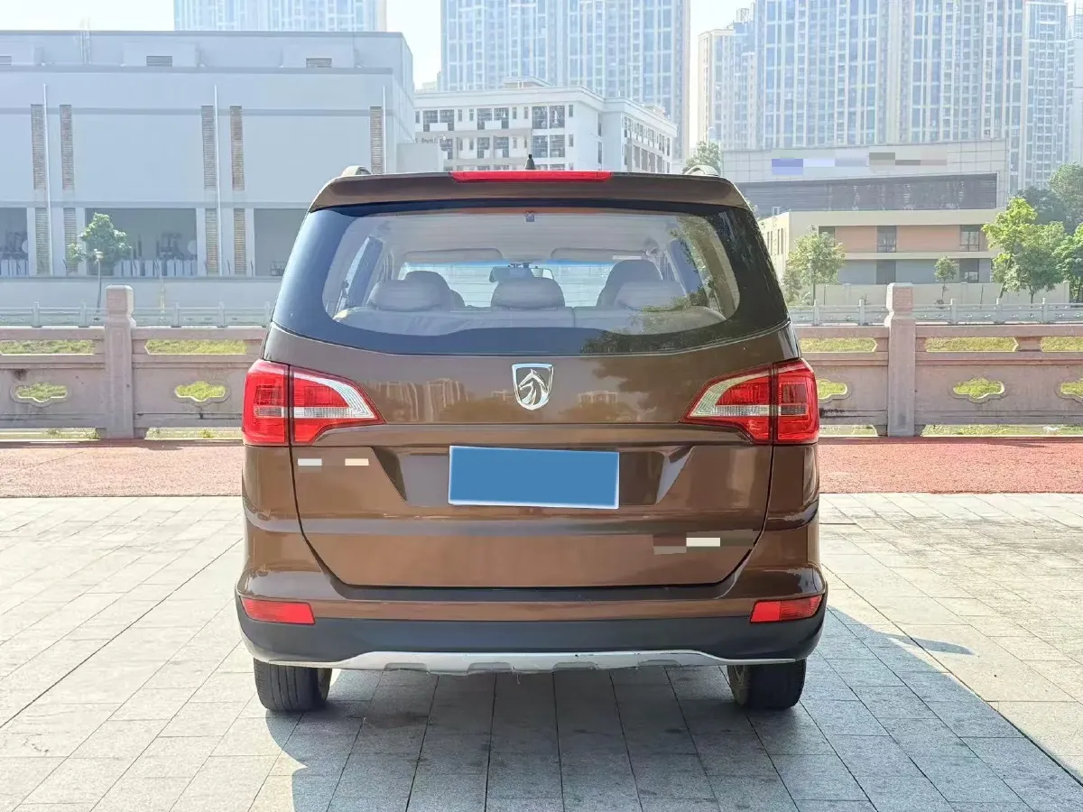2016 BaoJun 730 1.5L 112HP L4 5MT,autocango,china used car exporter,china ev exporter,chinese used car exporter,chinese used ev exporter