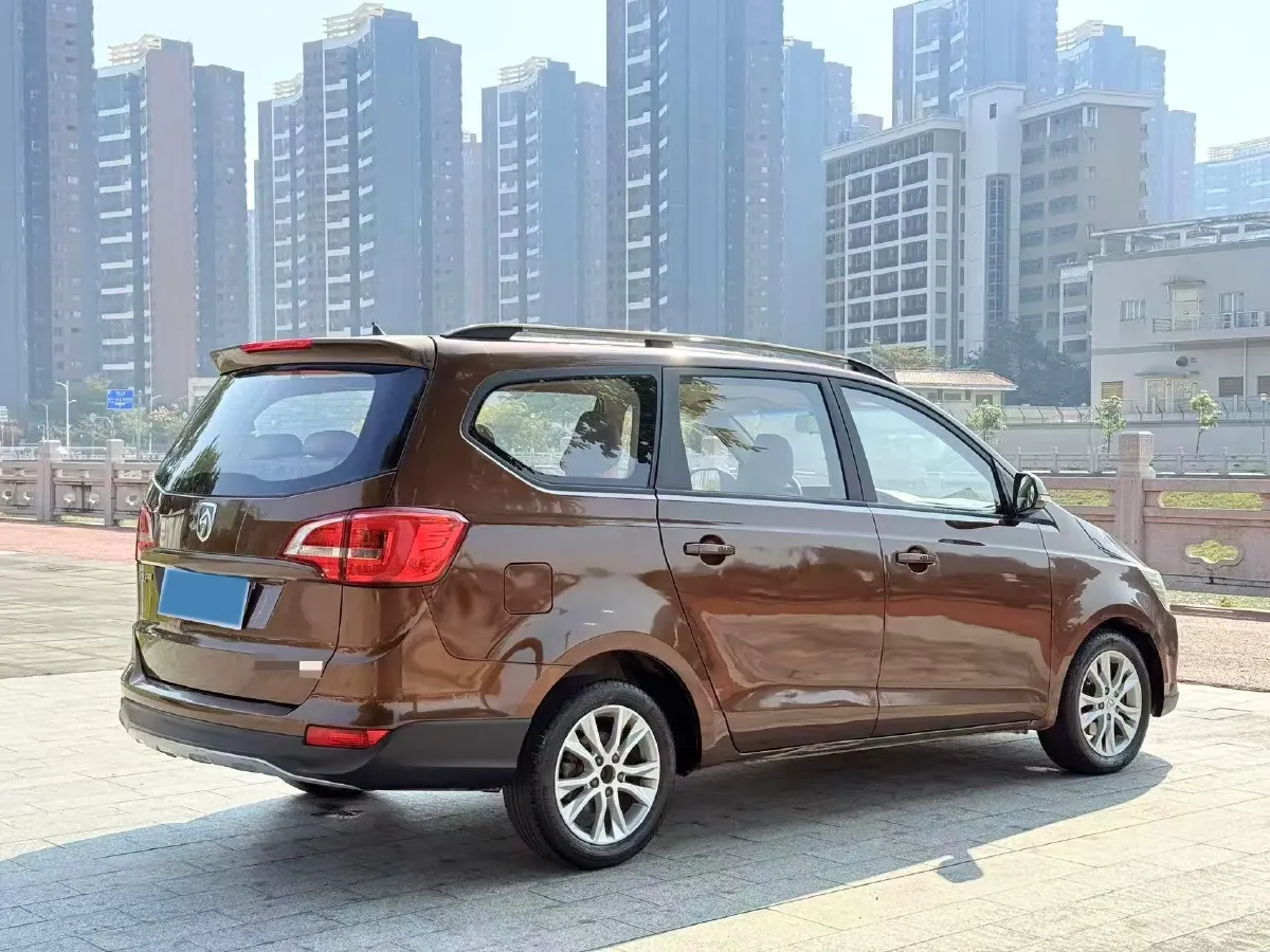 2016 BaoJun 730 1.5L 112HP L4 5MT,autocango,china used car exporter,china ev exporter,chinese used car exporter,chinese used ev exporter