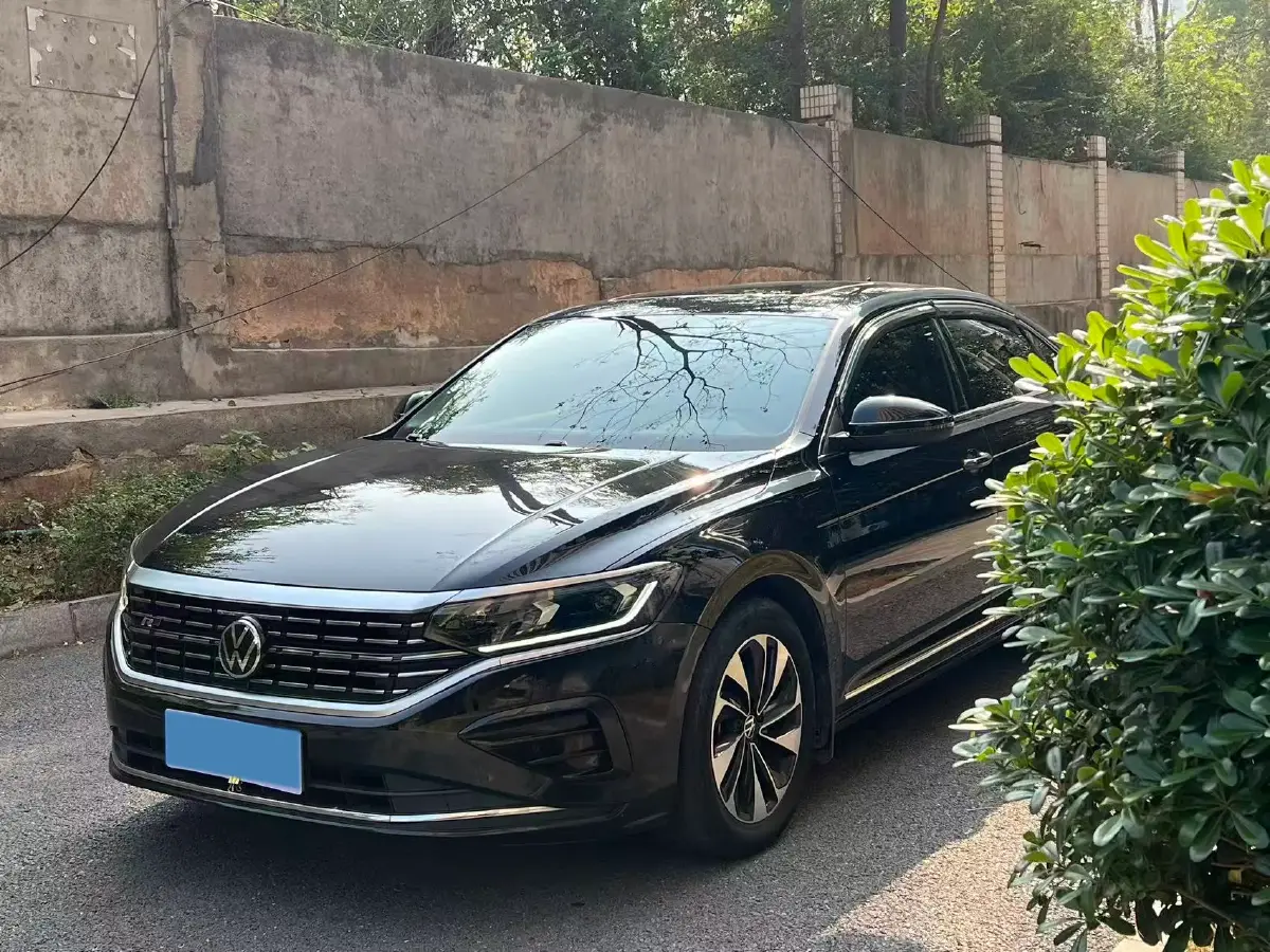 2023 Volkswagen Passat 1.4T 150HP L4 7DCT