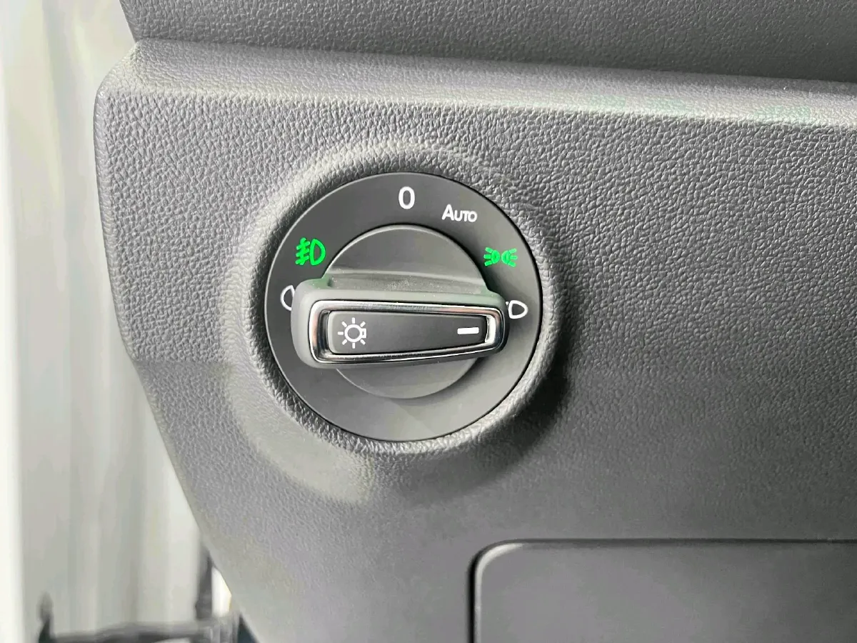 2022 Volkswagen T-Roc 1.4T 150HP L4 7DCT,autocango,china used car exporter,china ev exporter,chinese used car exporter,chinese used ev exporter