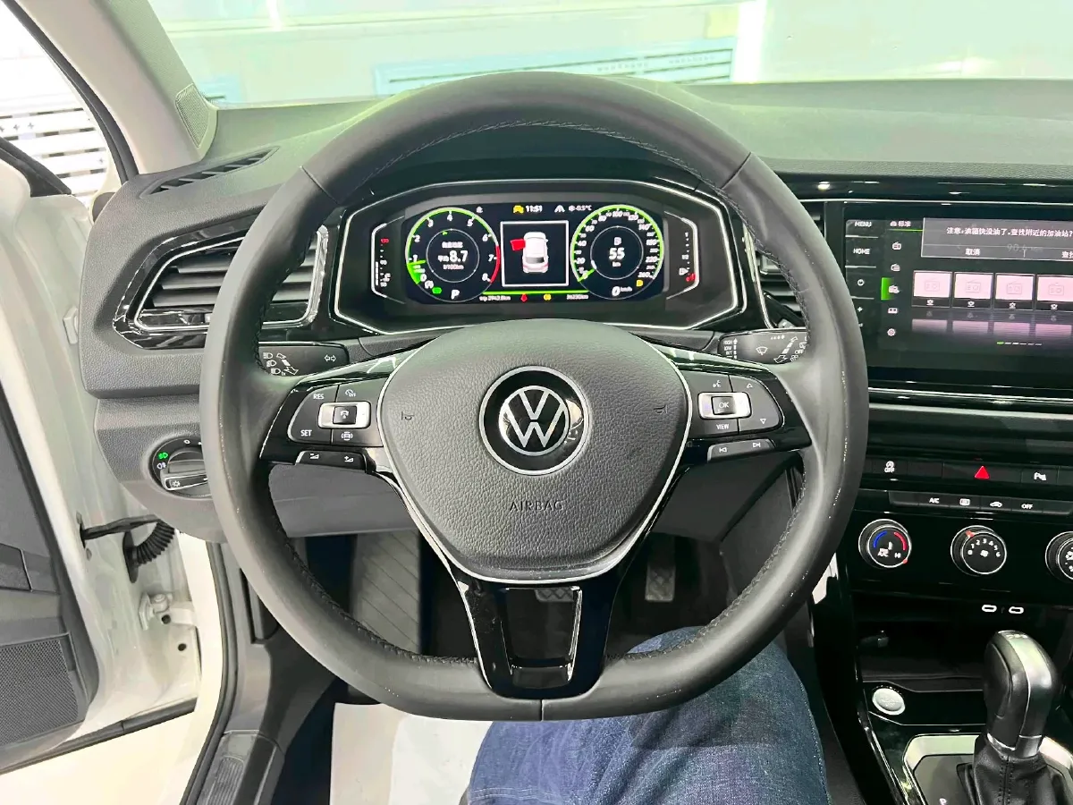 2022 Volkswagen T-Roc 1.4T 150HP L4 7DCT,autocango,china used car exporter,china ev exporter,chinese used car exporter,chinese used ev exporter