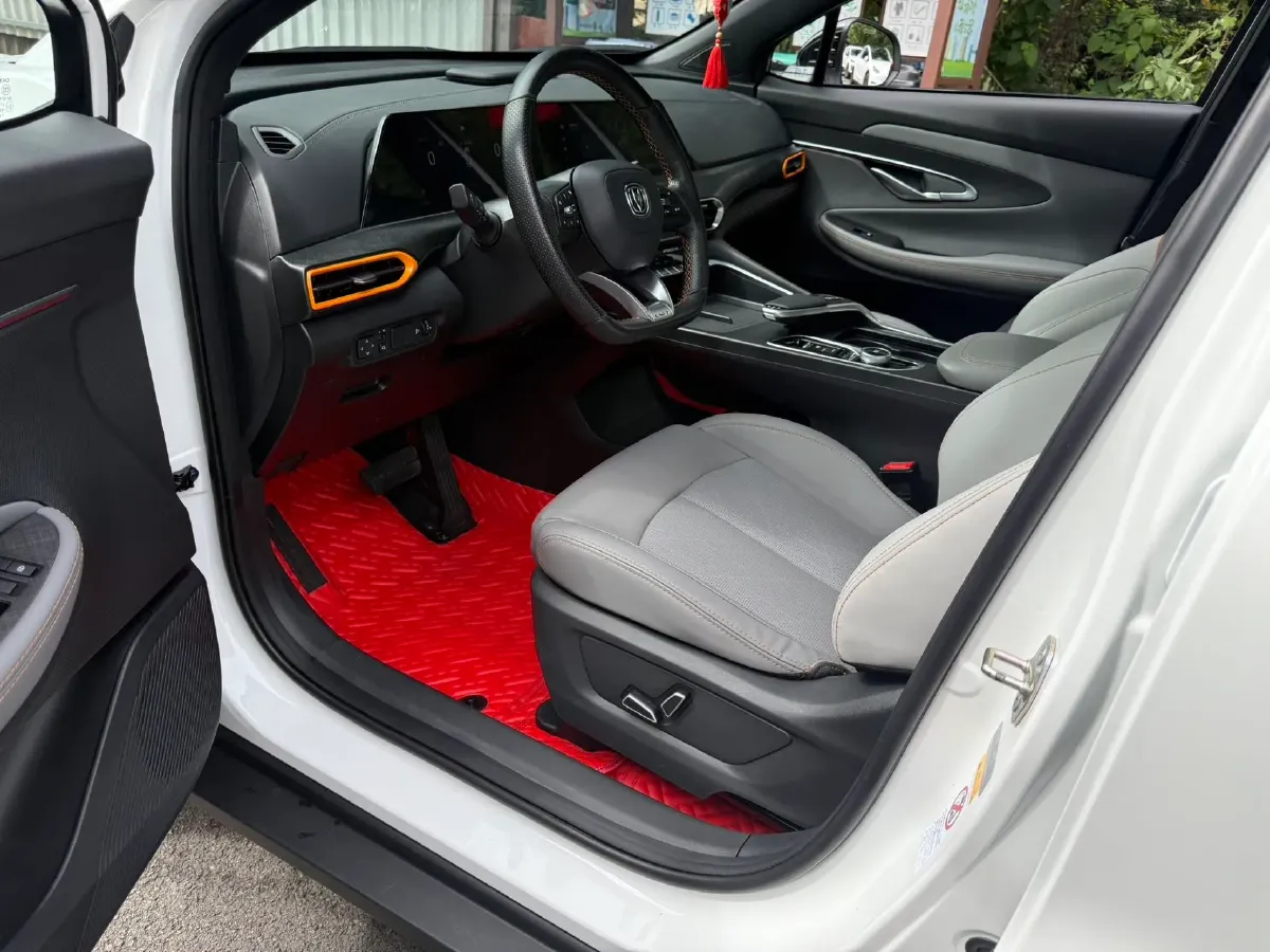 2022 ChangAn UNI-T 1.5T 188HP L4 7DCT,autocango,china used car exporter,china ev exporter,chinese used car exporter,chinese used ev exporter