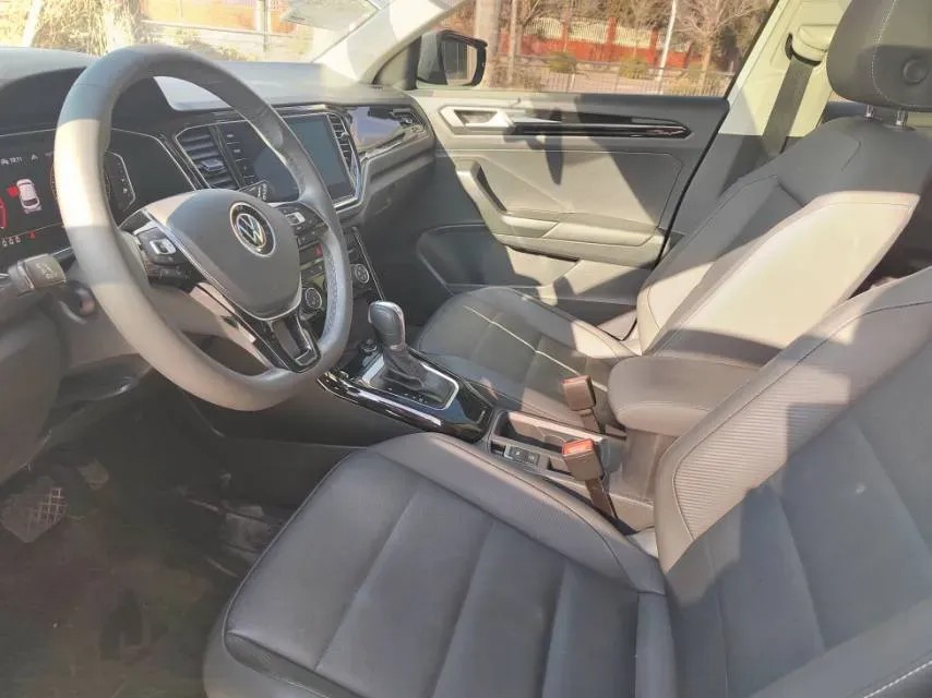 2021 Volkswagen T-Roc 1.4T 150HP L4 7DCT,autocango,china used car exporter,china ev exporter,chinese used car exporter,chinese used ev exporter