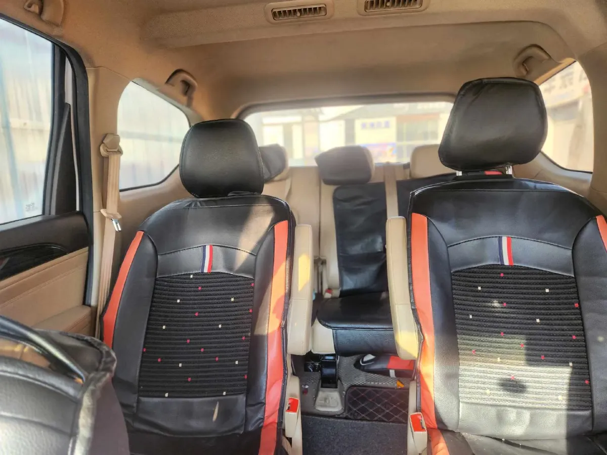 2016 BaoJun 730 1.5L 112HP L4 5MT,autocango,china used car exporter,china ev exporter,chinese used car exporter,chinese used ev exporter