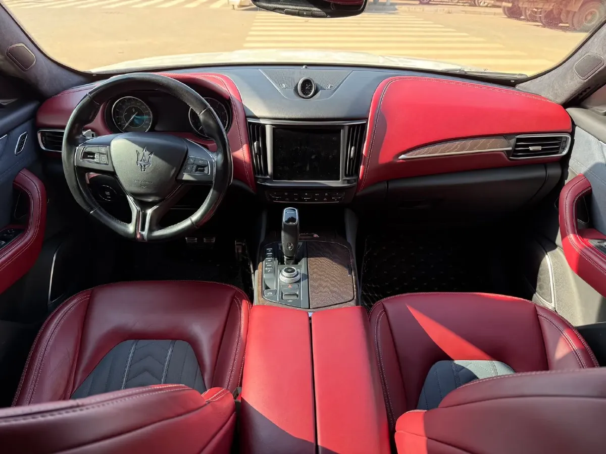 2021 Maserati Levante 3.0T 350HP V6 8AT,autocango,china used car exporter,china ev exporter,chinese used car exporter,chinese used ev exporter