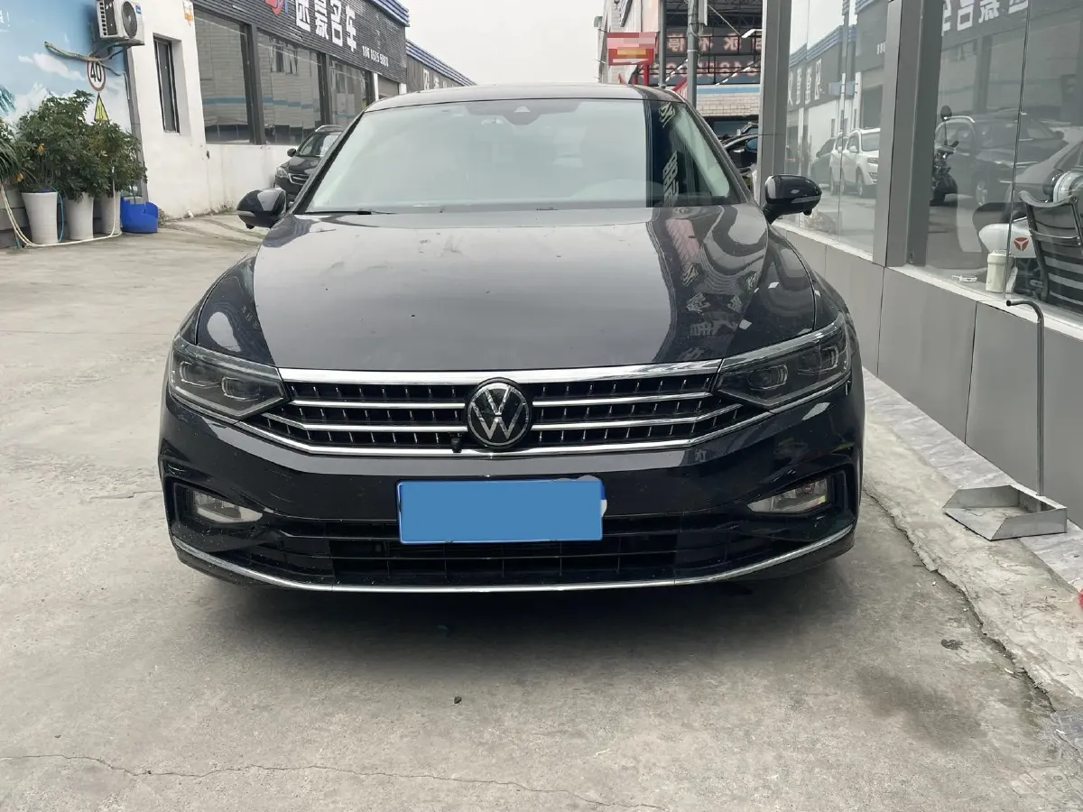 2023 Volkswagen Magotan 2.0T 186HP L4 7DCT,autocango,china used car exporter,china ev exporter,chinese used car exporter,chinese used ev exporter