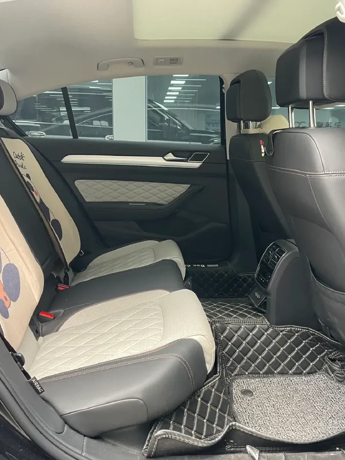 2023 Volkswagen Magotan 2.0T 186HP L4 7DCT,autocango,china used car exporter,china ev exporter,chinese used car exporter,chinese used ev exporter