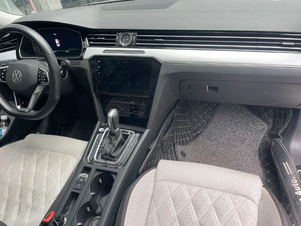 2023 Volkswagen Magotan 2.0T 186HP L4 7DCT,autocango,china used car exporter,china ev exporter,chinese used car exporter,chinese used ev exporter