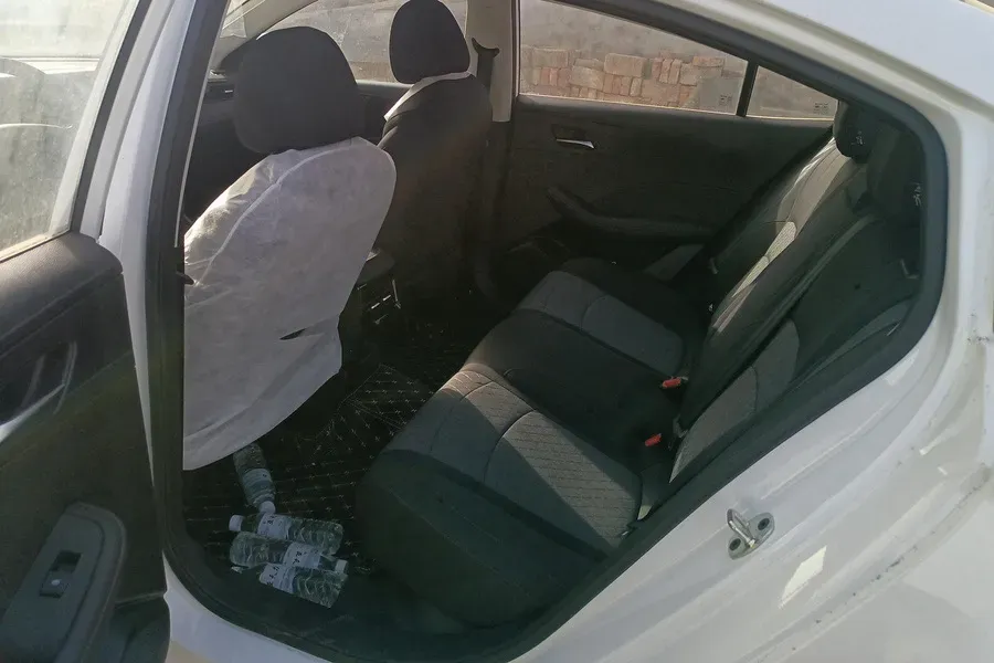 2023 Roewe i5 1.5L 129HP L4 5MT,autocango,china used car exporter,china ev exporter,chinese used car exporter,chinese used ev exporter