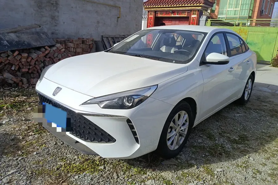 2023 Roewe i5 1.5L 129HP L4 5MT,autocango,china used car exporter,china ev exporter,chinese used car exporter,chinese used ev exporter