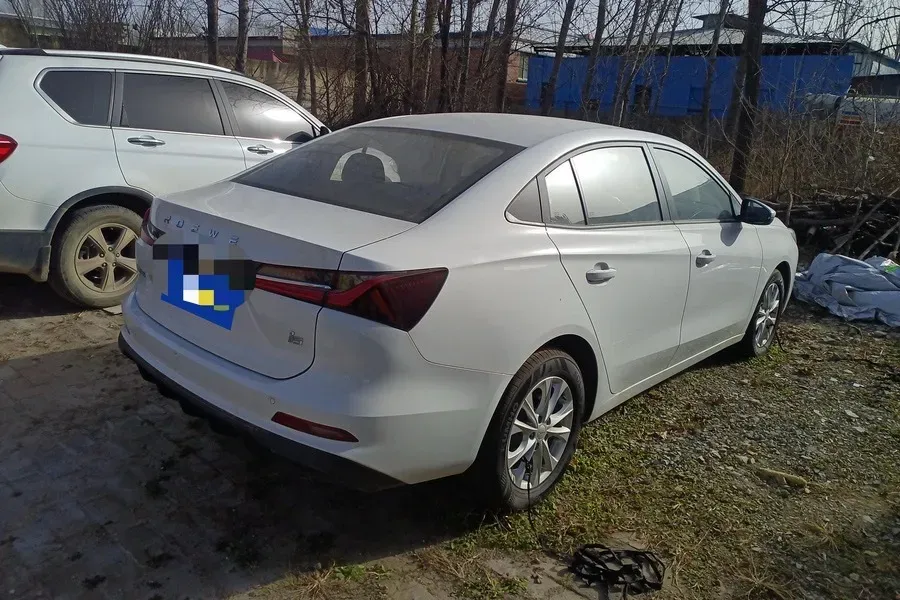 2023 Roewe i5 1.5L 129HP L4 5MT,autocango,china used car exporter,china ev exporter,chinese used car exporter,chinese used ev exporter