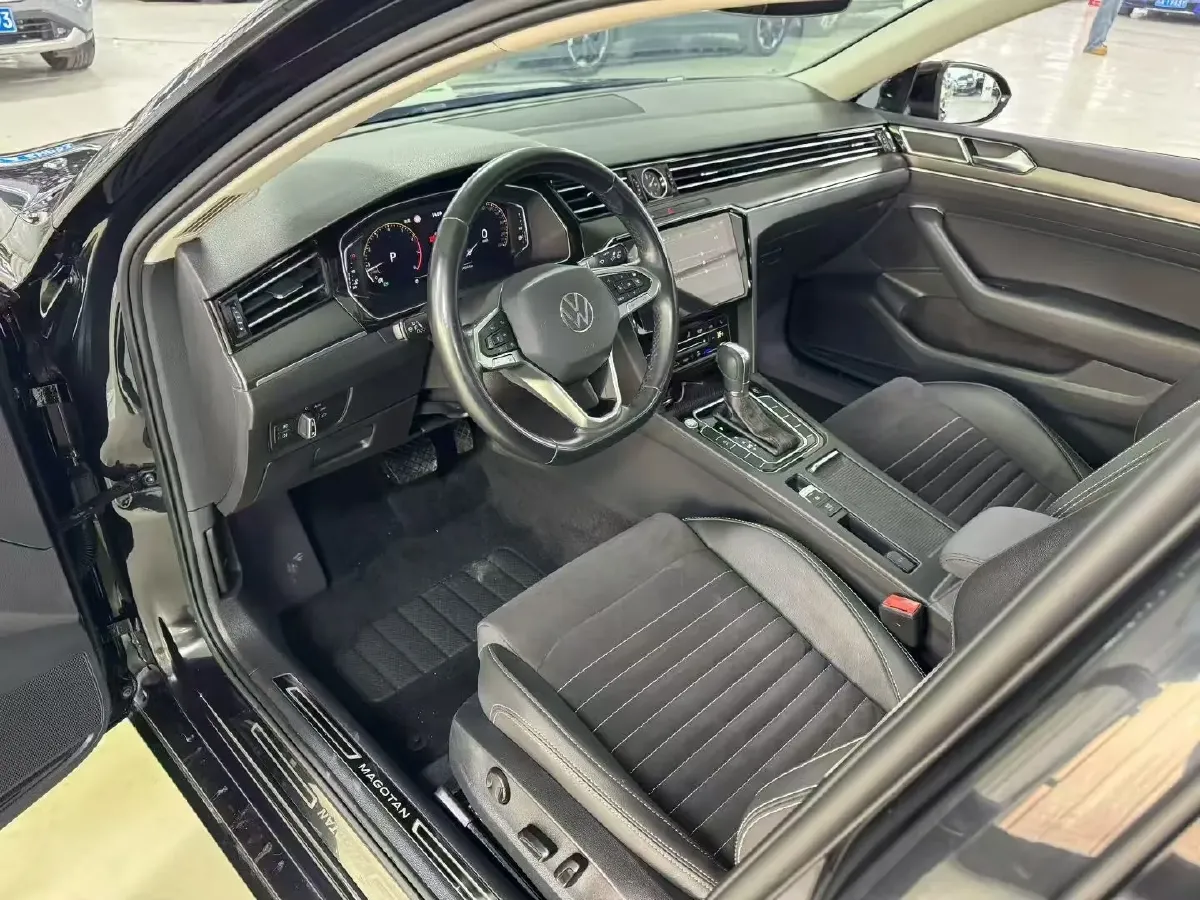 2020 Volkswagen Magotan 2.0T 220HP L4 7DCT,autocango,china used car exporter,china ev exporter,chinese used car exporter,chinese used ev exporter