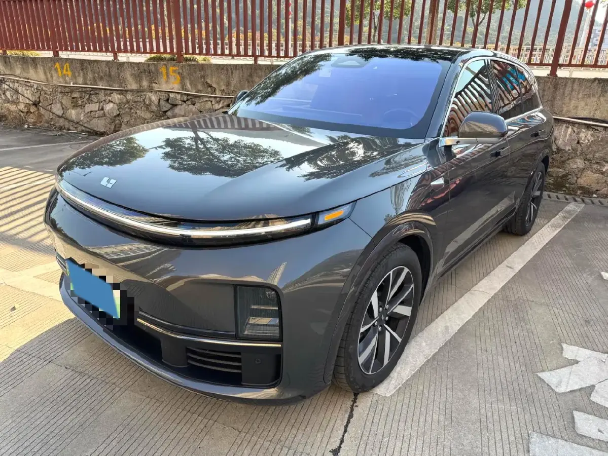 2024 MG Cyberster BEV 64KWH