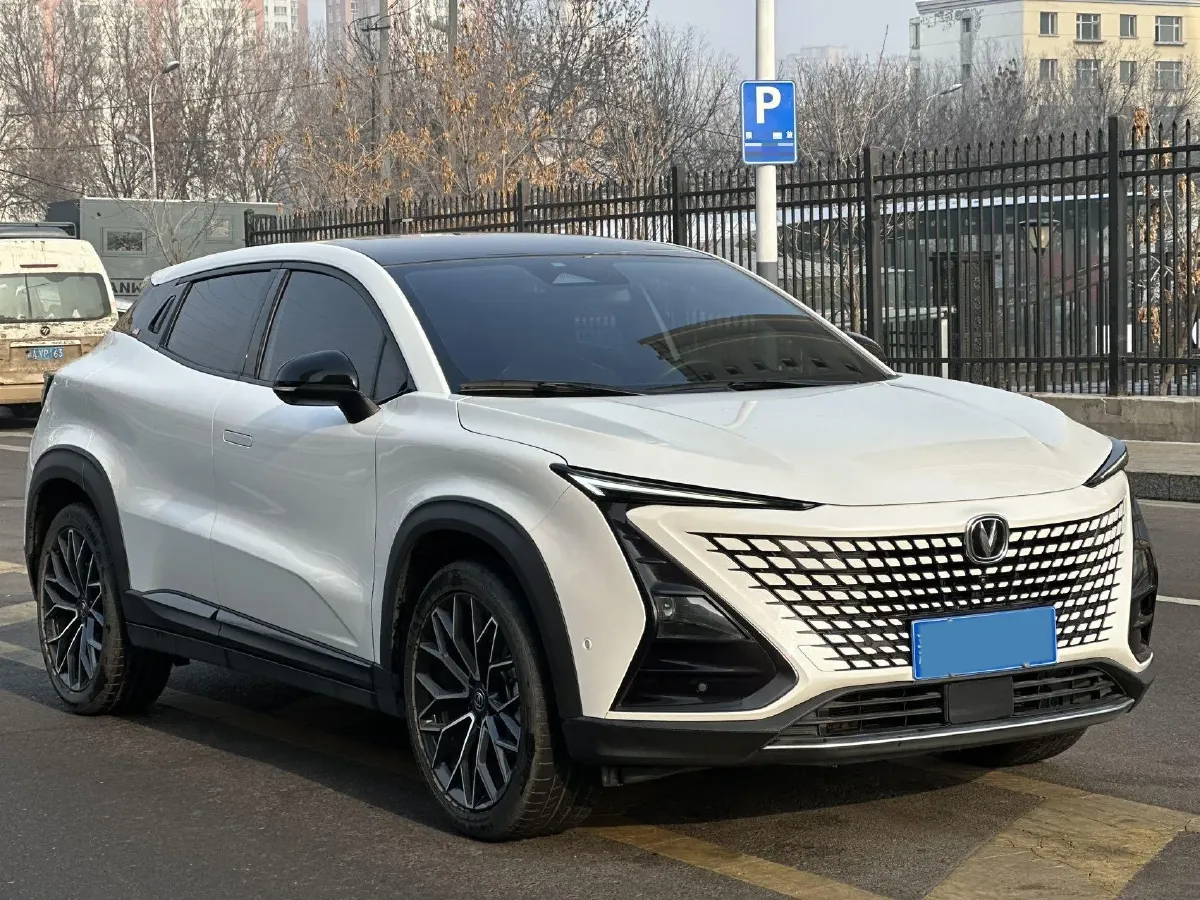 2022 ChangAn UNI-T 1.5T 188HP L4 7DCT,autocango,china used car exporter,china ev exporter,chinese used car exporter,chinese used ev exporter