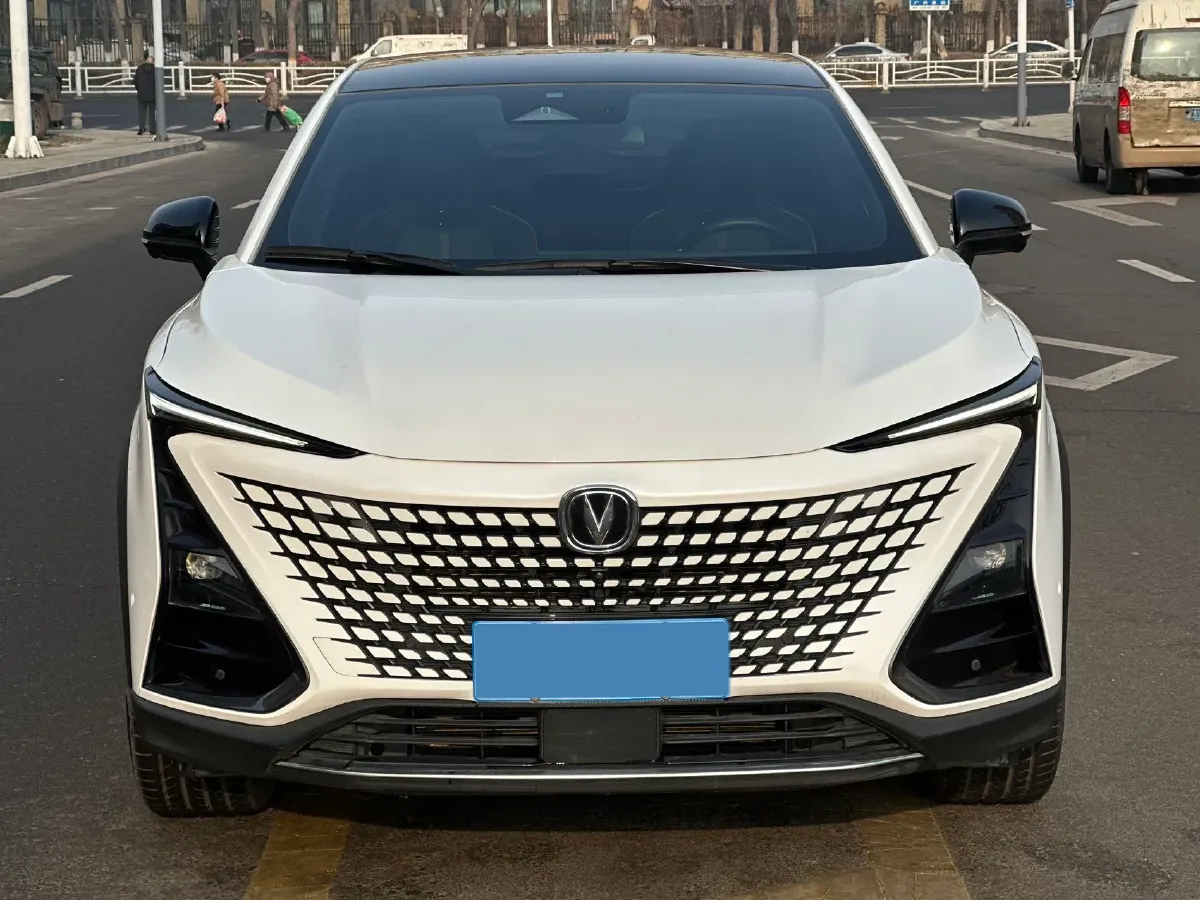 2022 ChangAn UNI-T 1.5T 188HP L4 7DCT,autocango,china used car exporter,china ev exporter,chinese used car exporter,chinese used ev exporter