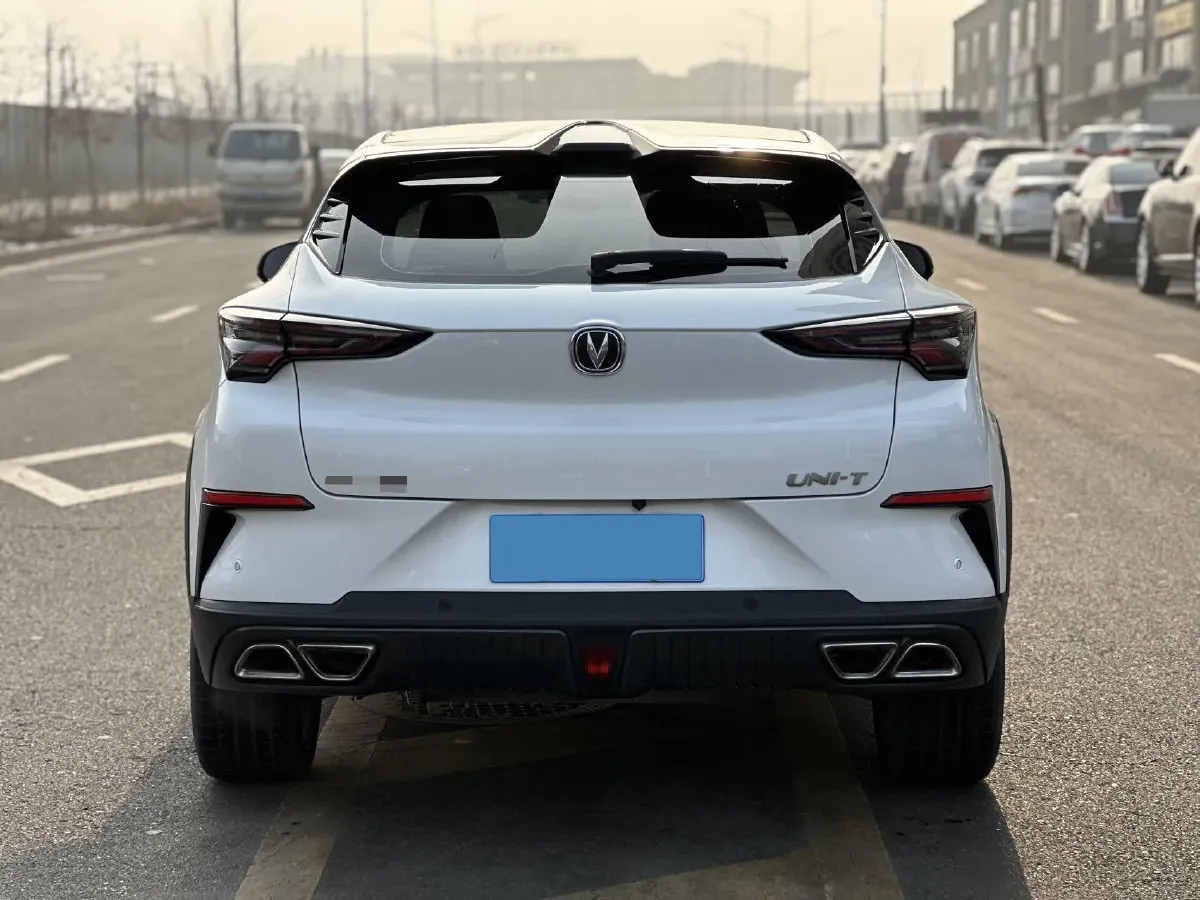 2022 ChangAn UNI-T 1.5T 188HP L4 7DCT,autocango,china used car exporter,china ev exporter,chinese used car exporter,chinese used ev exporter