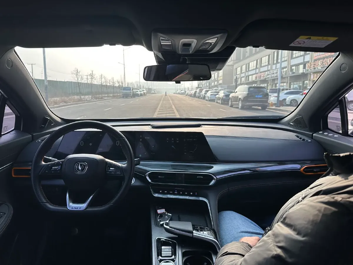 2022 ChangAn UNI-T 1.5T 188HP L4 7DCT,autocango,china used car exporter,china ev exporter,chinese used car exporter,chinese used ev exporter