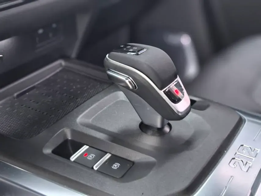 2025 212 212 T01 2.0T 252HP L4 8AT,autocango,china used car exporter,china ev exporter,chinese used car exporter,chinese used ev exporter