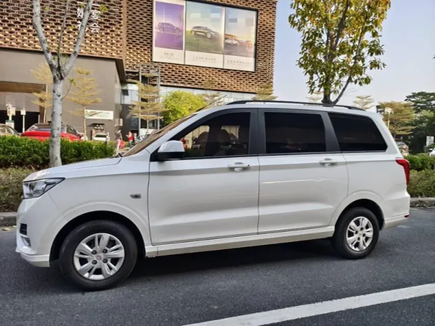 2021 WuLing HongGuang 1.5L 99HP L4 6MT,autocango,china used car exporter,china ev exporter,chinese used car exporter,chinese used ev exporter