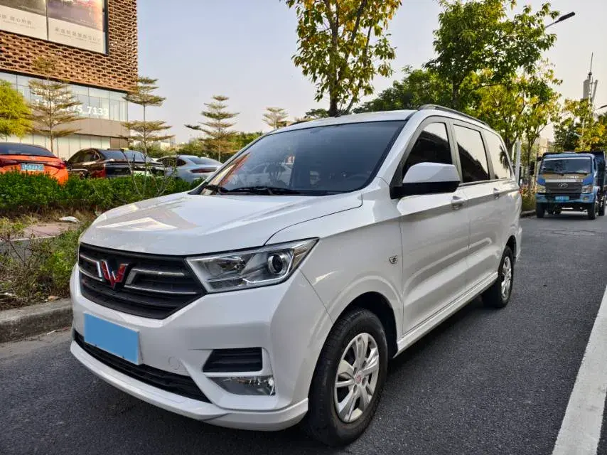 2021 WuLing HongGuang 1.5L 99HP L4 6MT