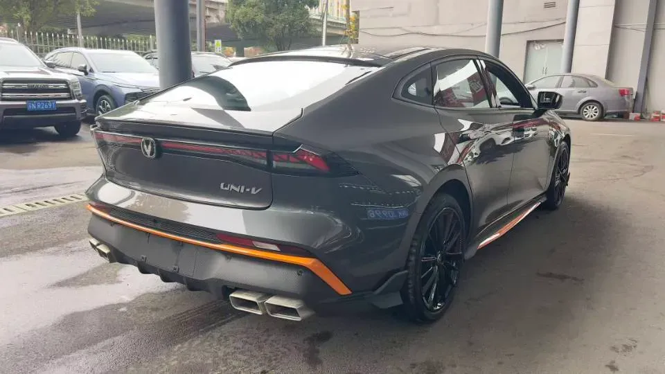 2024 ChangAn UNI-V 1.5T 188HP L4 7DCT,autocango,china used car exporter,china ev exporter,chinese used car exporter,chinese used ev exporter