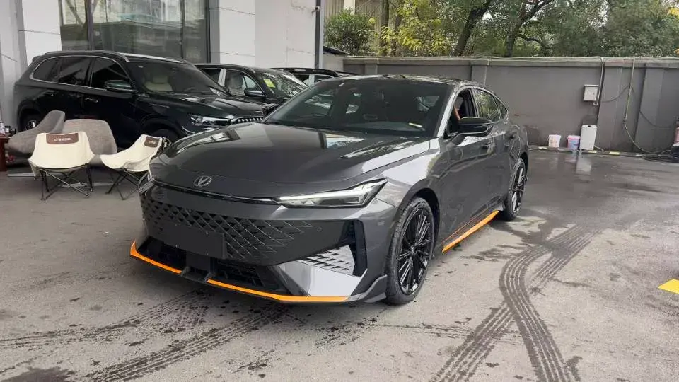 2024 ChangAn UNI-V 1.5T 188HP L4 7DCT