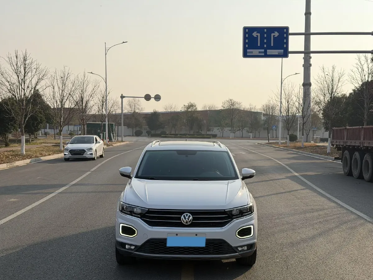2019 Volkswagen T-Roc 1.4T 150HP L4 7DCT,autocango,china used car exporter,china ev exporter,chinese used car exporter,chinese used ev exporter