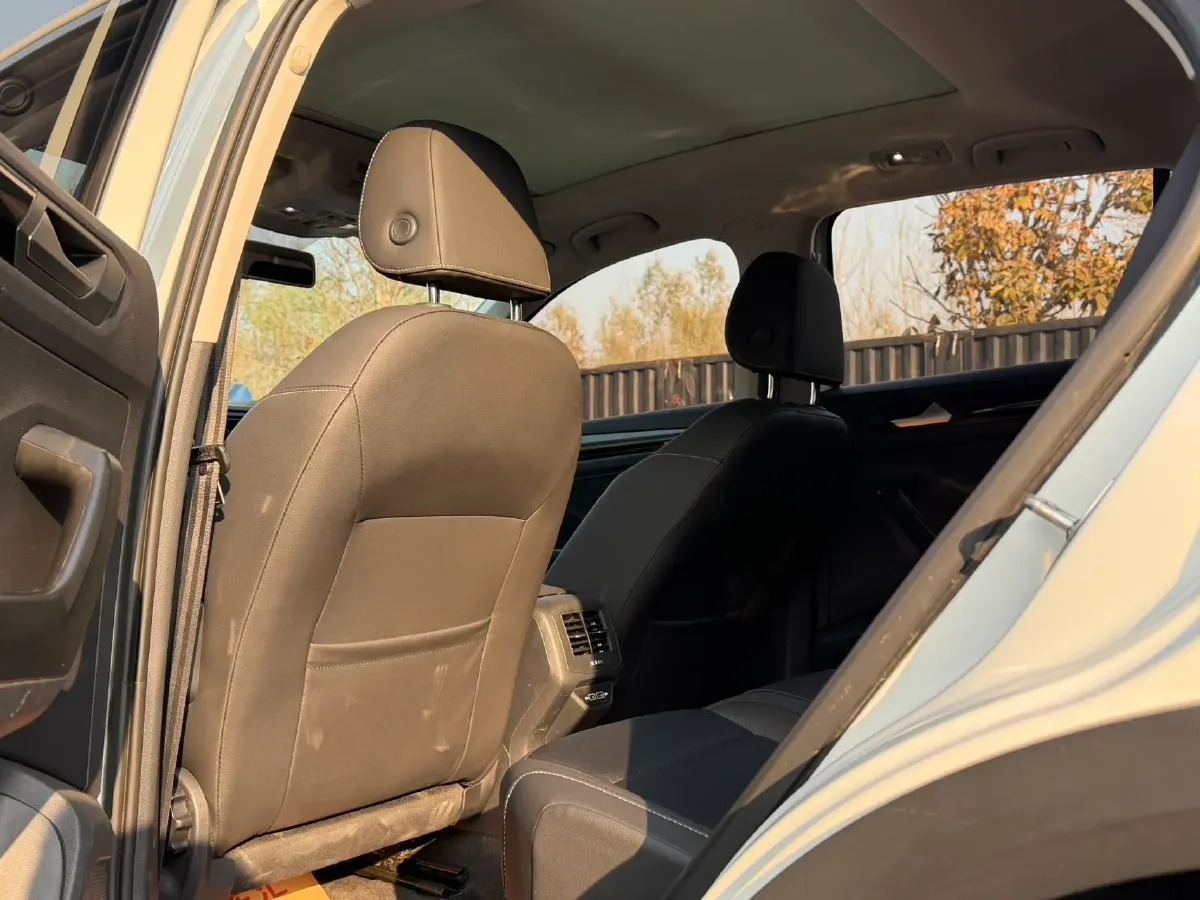 2019 Volkswagen T-Roc 1.4T 150HP L4 7DCT,autocango,china used car exporter,china ev exporter,chinese used car exporter,chinese used ev exporter