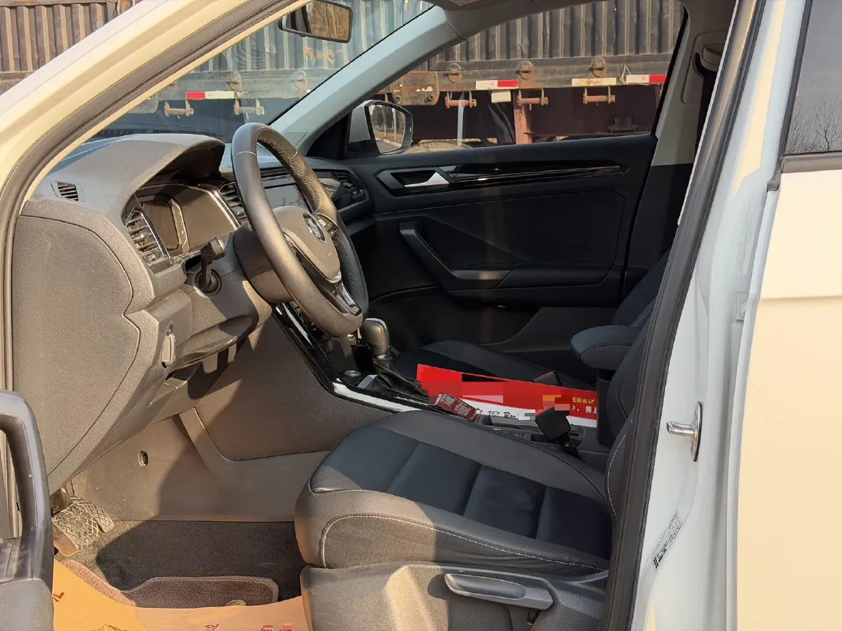 2019 Volkswagen T-Roc 1.4T 150HP L4 7DCT,autocango,china used car exporter,china ev exporter,chinese used car exporter,chinese used ev exporter