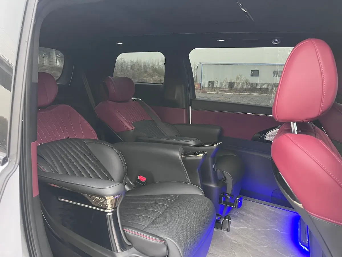 2024 GAC Trumpchi M8 2.0T 252HP L4 8AT,autocango,china used car exporter,china ev exporter,chinese used car exporter,chinese used ev exporter