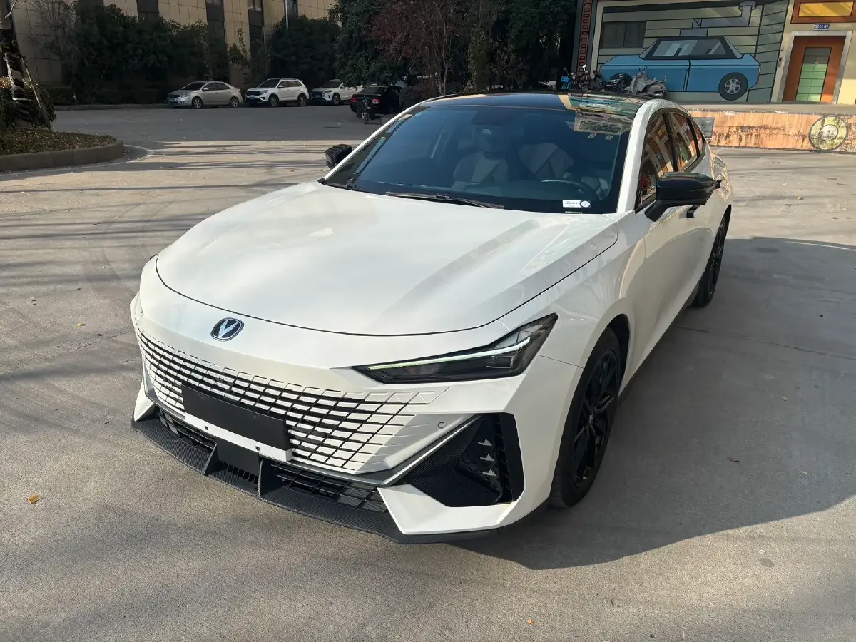 2022 ChangAn UNI-V 1.5T 188HP L4 7DCT