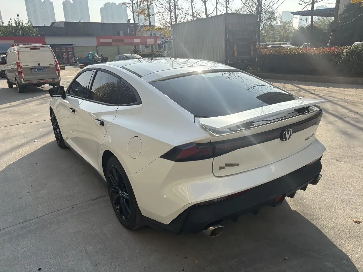 2022 ChangAn UNI-V 1.5T 188HP L4 7DCT,autocango,china used car exporter,china ev exporter,chinese used car exporter,chinese used ev exporter