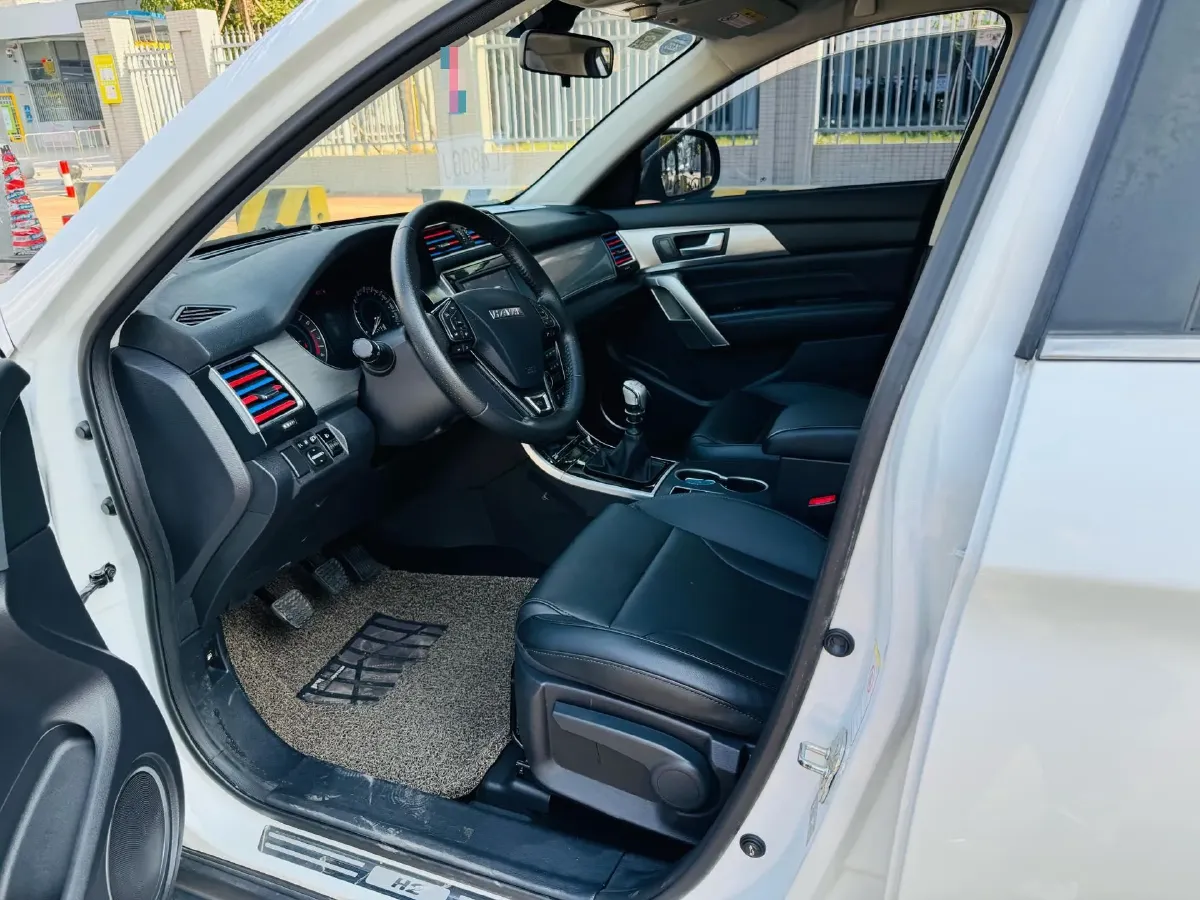 2017 Haval H2 1.5T 150HP L4 6MT,autocango,china used car exporter,china ev exporter,chinese used car exporter,chinese used ev exporter