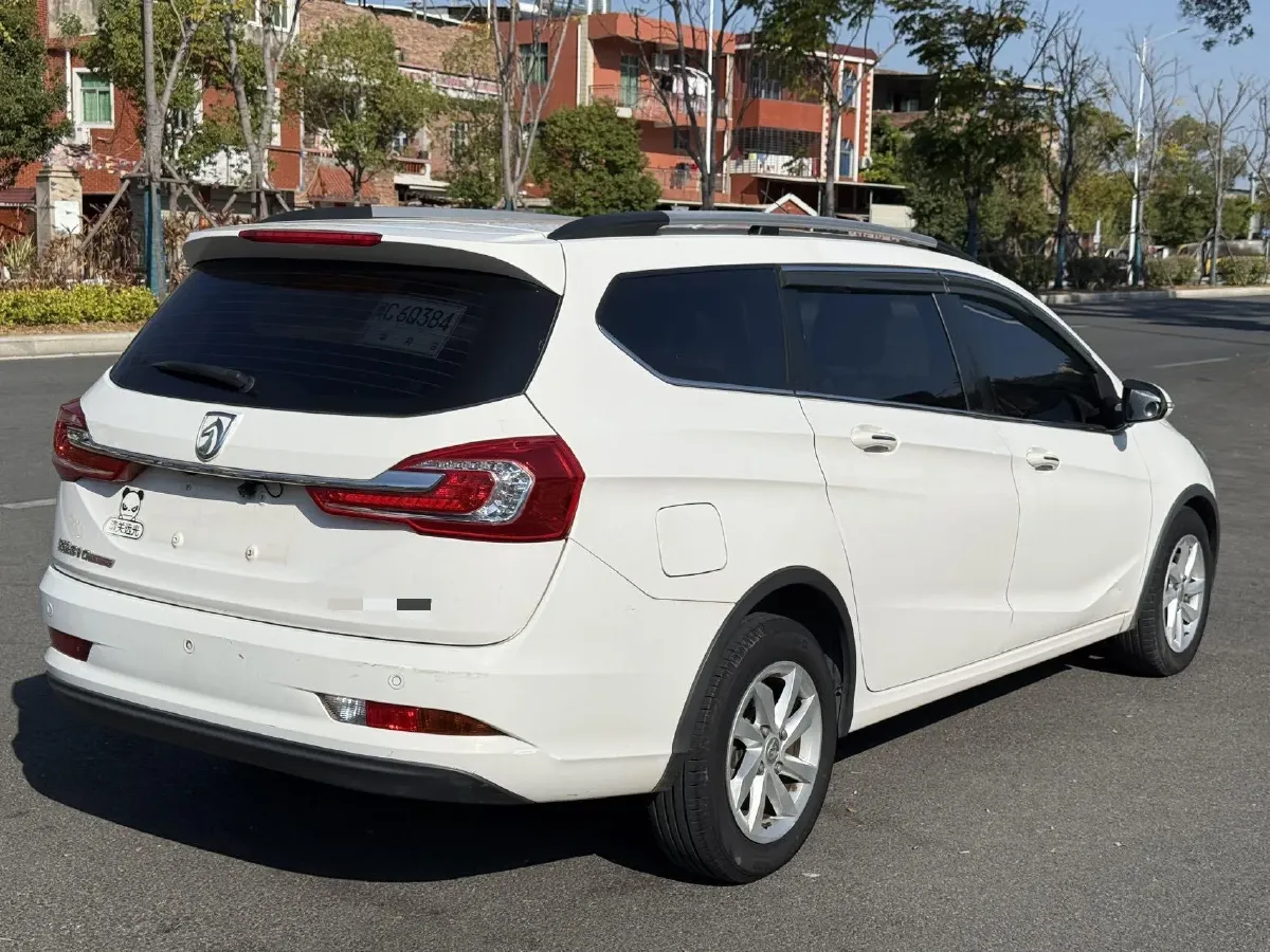 2017 BaoJun 310W 1.5L 112HP L4 6MT,autocango,china used car exporter,china ev exporter,chinese used car exporter,chinese used ev exporter