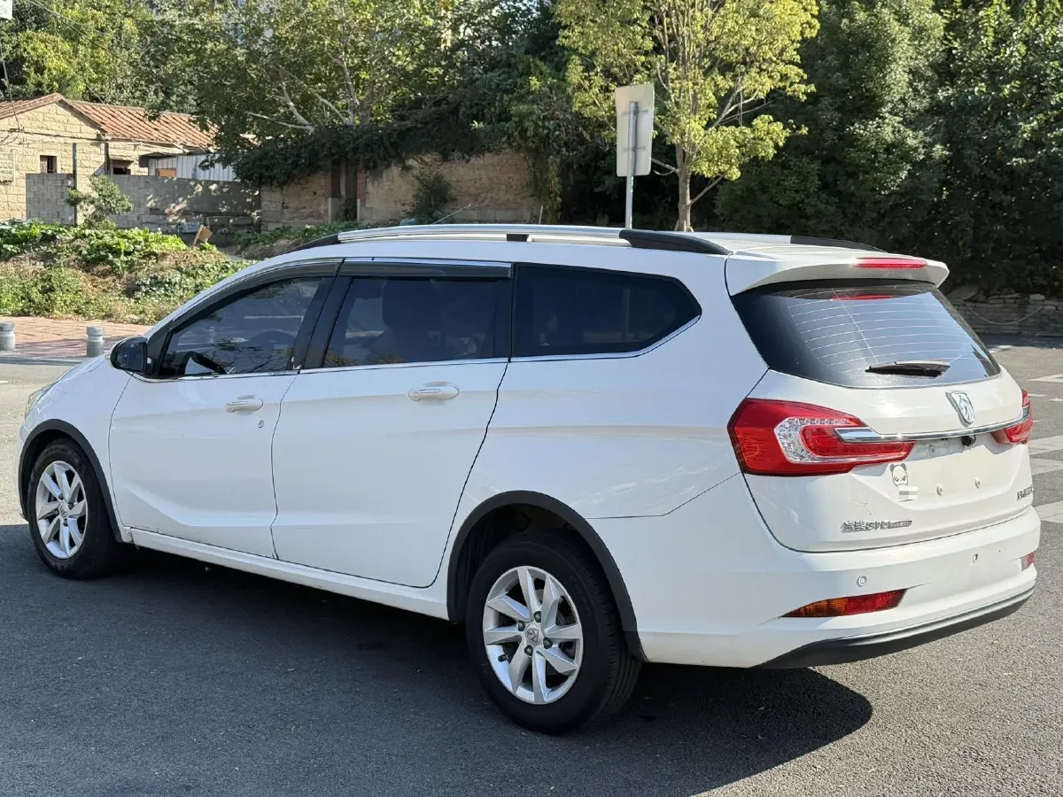 2017 BaoJun 310W 1.5L 112HP L4 6MT,autocango,china used car exporter,china ev exporter,chinese used car exporter,chinese used ev exporter