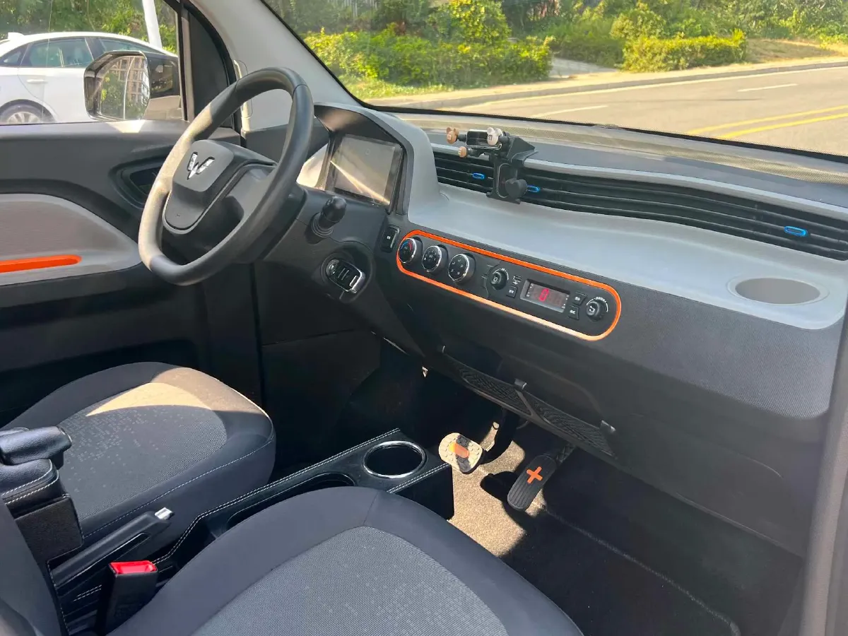 2020 WuLing HongGuang MINI EV BEV 9.3KWH,autocango,china used car exporter,china ev exporter,chinese used car exporter,chinese used ev exporter