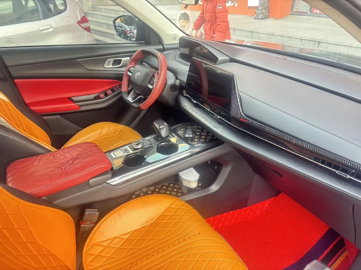 2022 ChangAn Oshan X7 Plus 1.5T 188HP L4 7DCT,autocango,china used car exporter,china ev exporter,chinese used car exporter,chinese used ev exporter