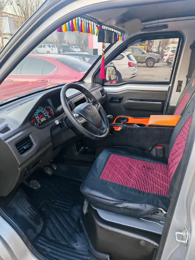 2021 WuLing RongGuang New Truck 1.8L 125HP L4 5MT,autocango,china used car exporter,china ev exporter,chinese used car exporter,chinese used ev exporter