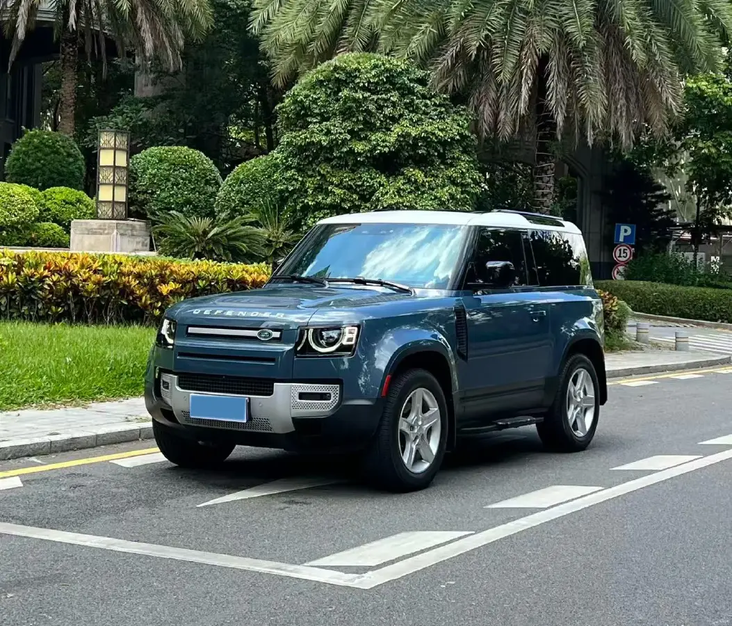 2023 Land Rover Defender 2.0T 300HP L4 8AT