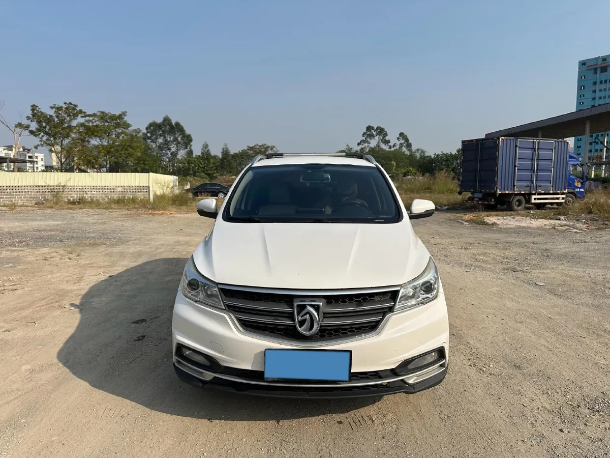 2019 BaoJun 730 1.5T 147HP L4 CVT,autocango,china used car exporter,china ev exporter,chinese used car exporter,chinese used ev exporter