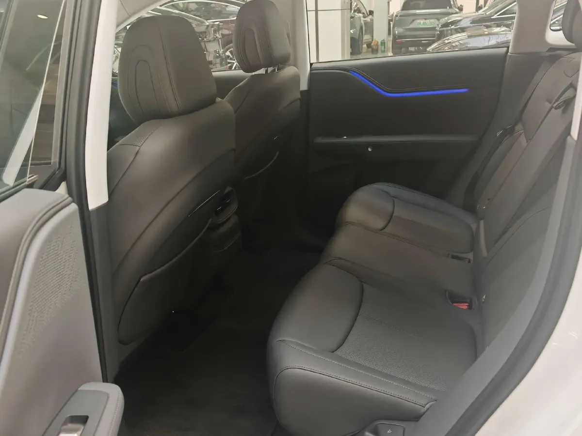 2025 Xpeng G6 BEV 68.5KWH,autocango,china used car exporter,china ev exporter,chinese used car exporter,chinese used ev exporter