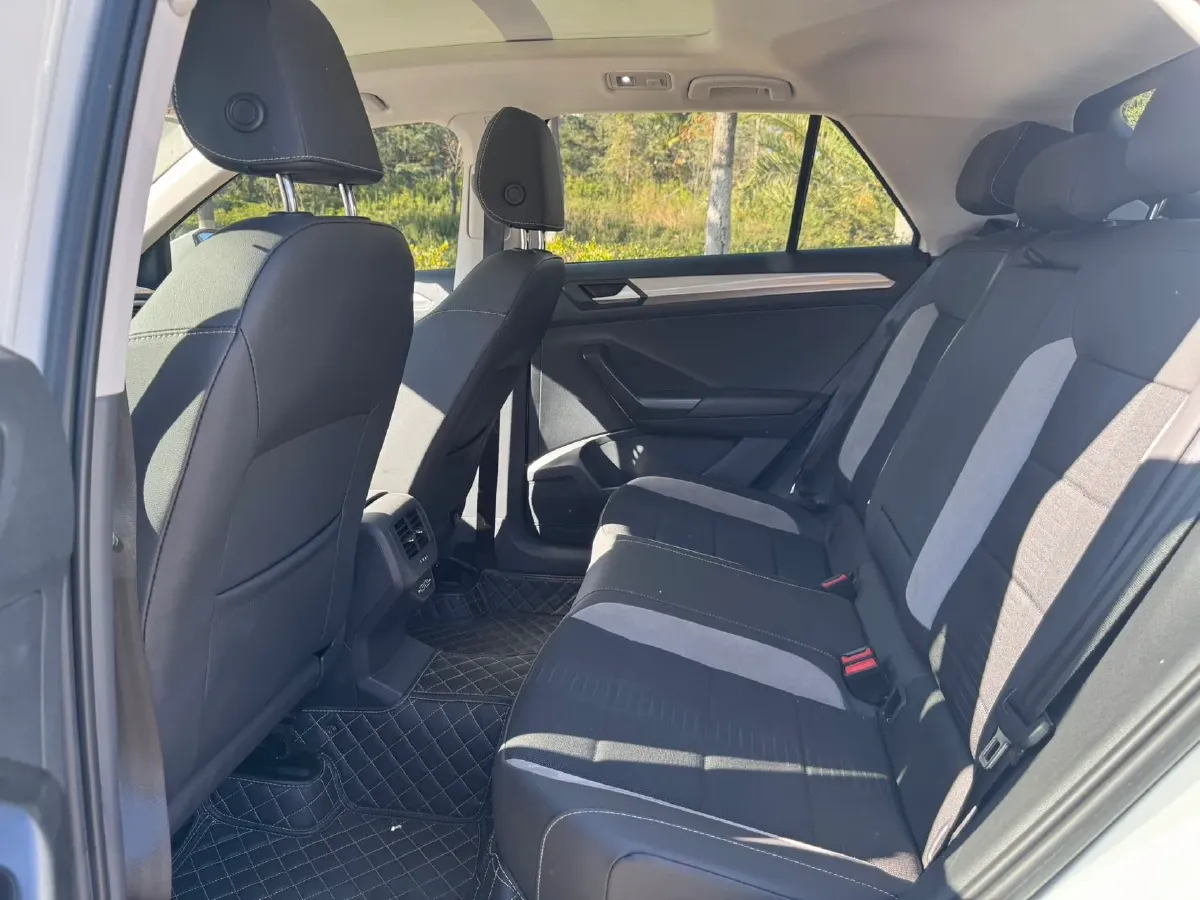 2022 Volkswagen T-Roc 1.4T 150HP L4 7DCT,autocango,china used car exporter,china ev exporter,chinese used car exporter,chinese used ev exporter