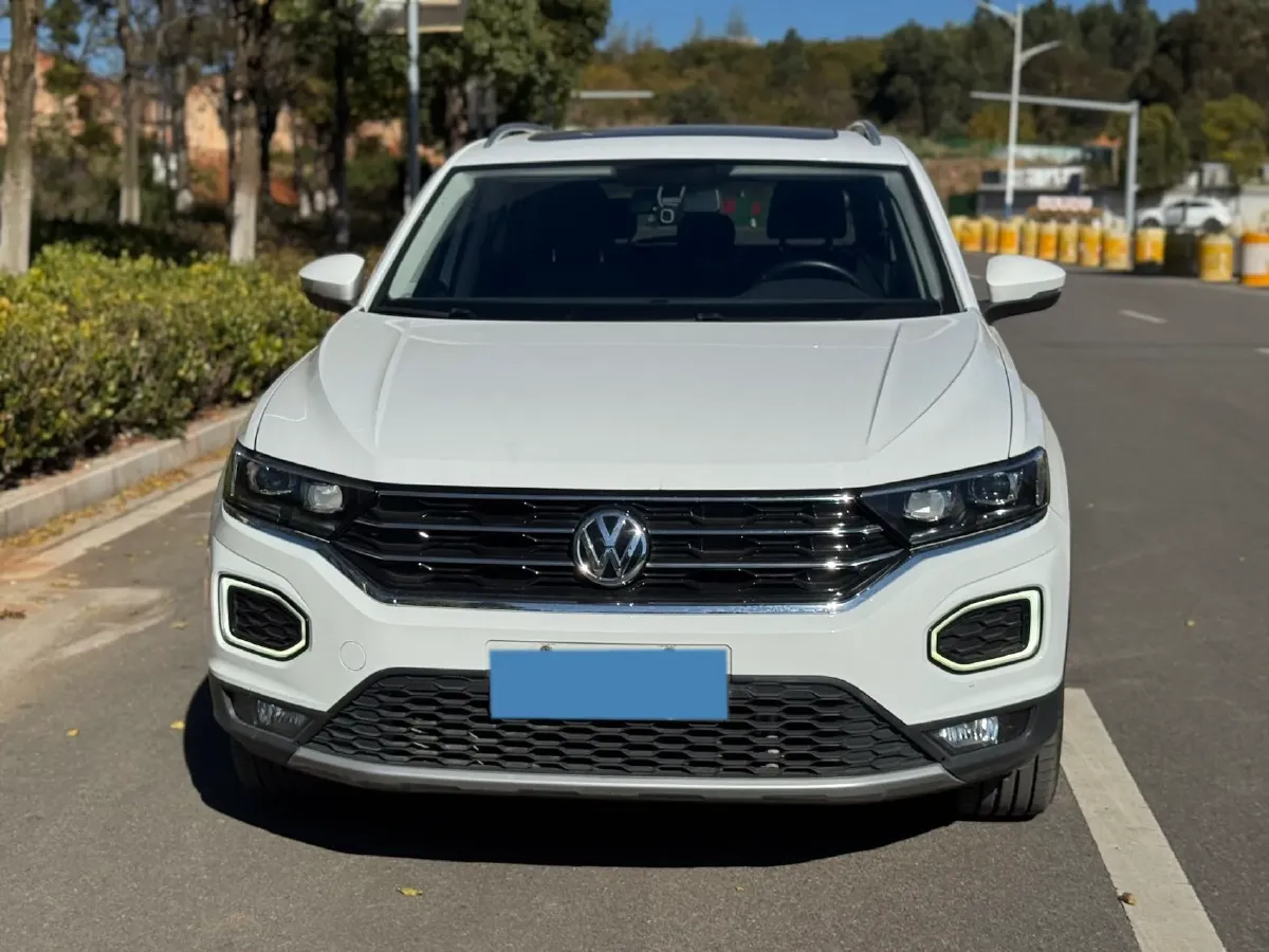 2022 Volkswagen T-Roc 1.4T 150HP L4 7DCT,autocango,china used car exporter,china ev exporter,chinese used car exporter,chinese used ev exporter