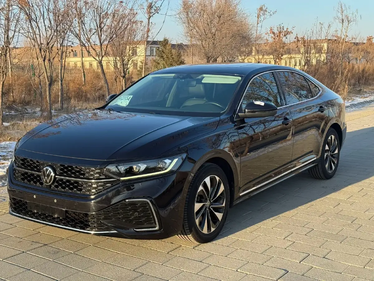 2023 Volkswagen Passat 1.4T 150HP L4 7DCT