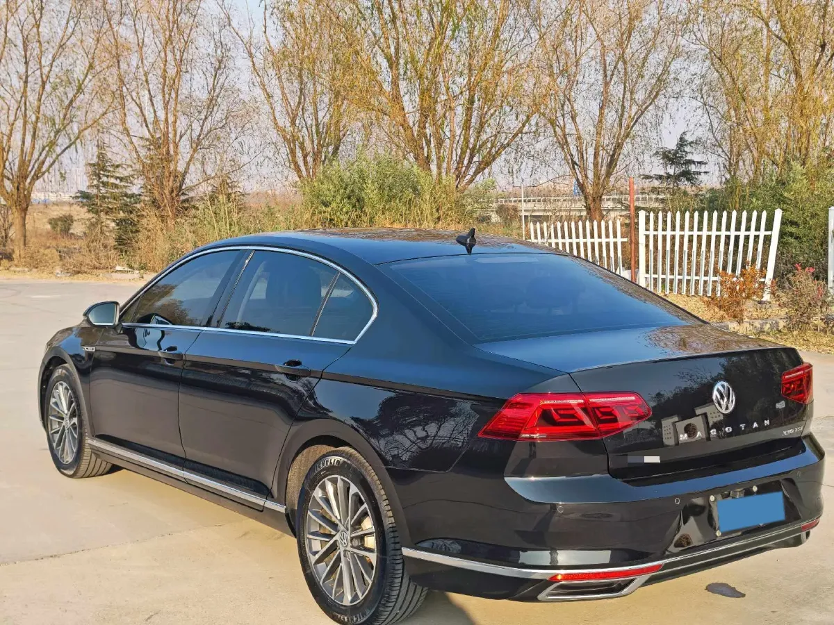 2020 Volkswagen Magotan 2.0T 186HP L4 7DCT,autocango,china used car exporter,china ev exporter,chinese used car exporter,chinese used ev exporter