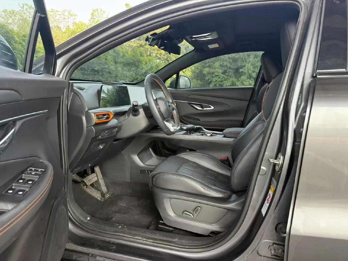 2022 ChangAn UNI-T 1.5T 188HP L4 7DCT,autocango,china used car exporter,china ev exporter,chinese used car exporter,chinese used ev exporter