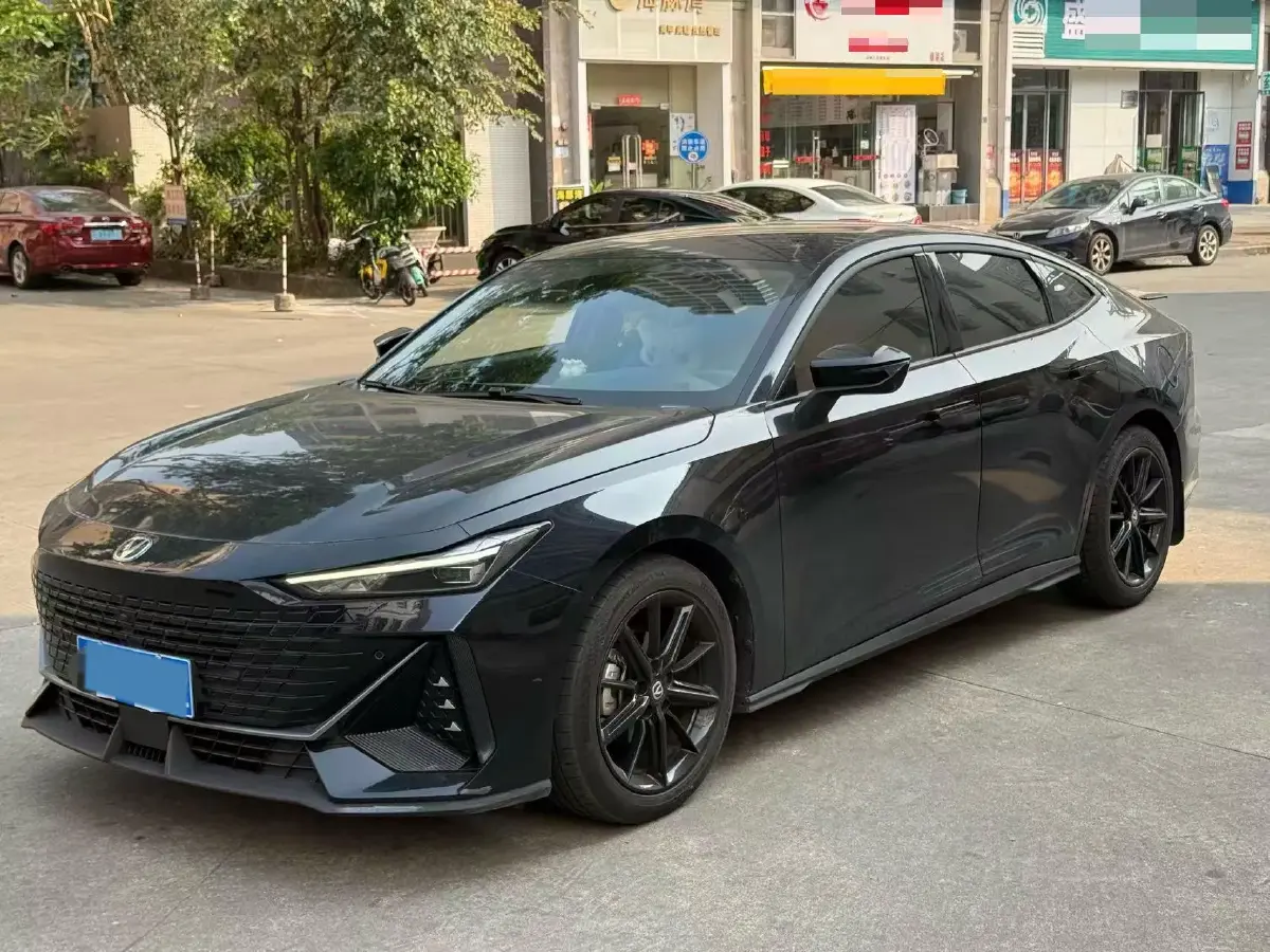 2022 ChangAn UNI-V 1.5T 188HP L4 7DCT