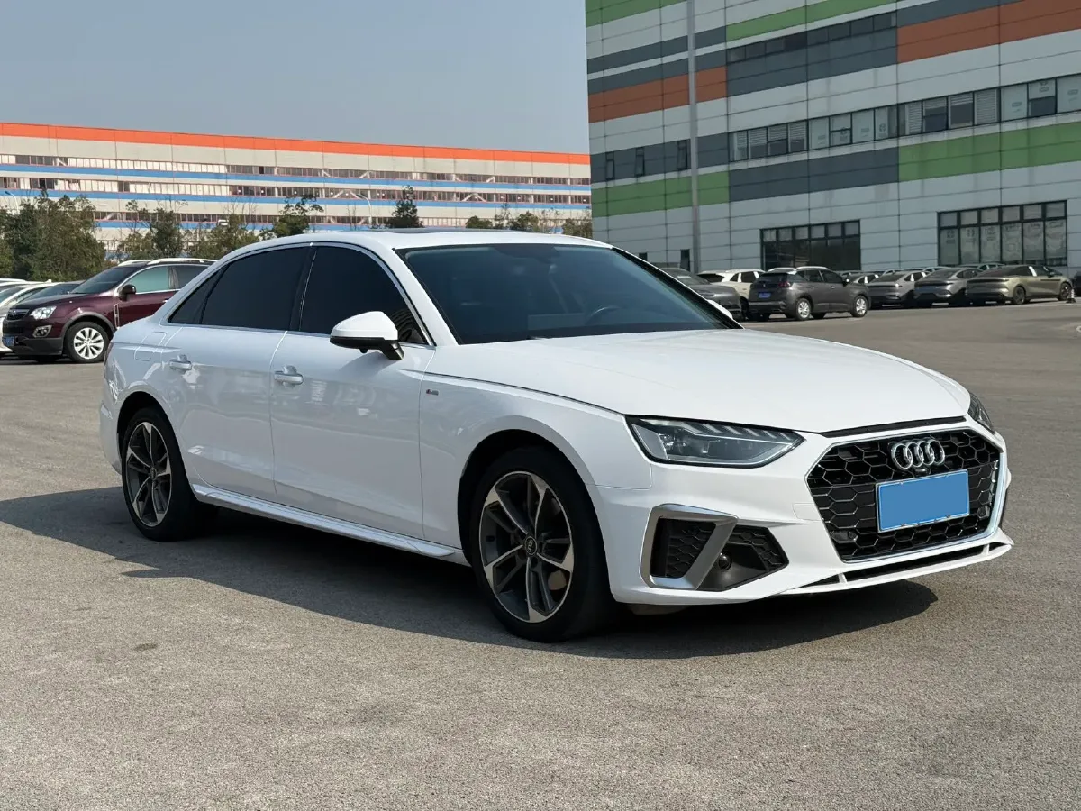 2022 Audi A4L 2.0T 190HP L4 7DCT,autocango,china used car exporter,china ev exporter,chinese used car exporter,chinese used ev exporter