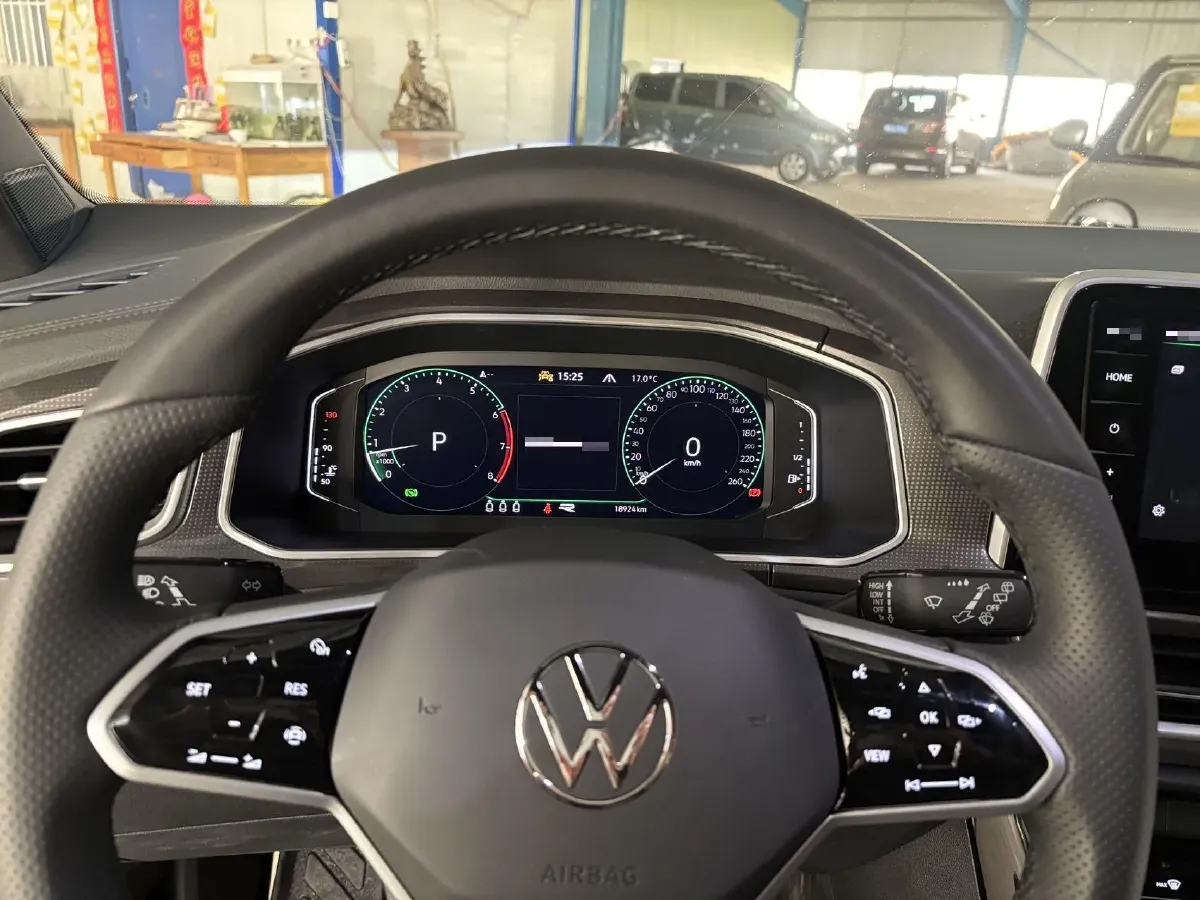 2024 Volkswagen T-Roc 1.5T 160HP L4 7DCT,autocango,china used car exporter,china ev exporter,chinese used car exporter,chinese used ev exporter