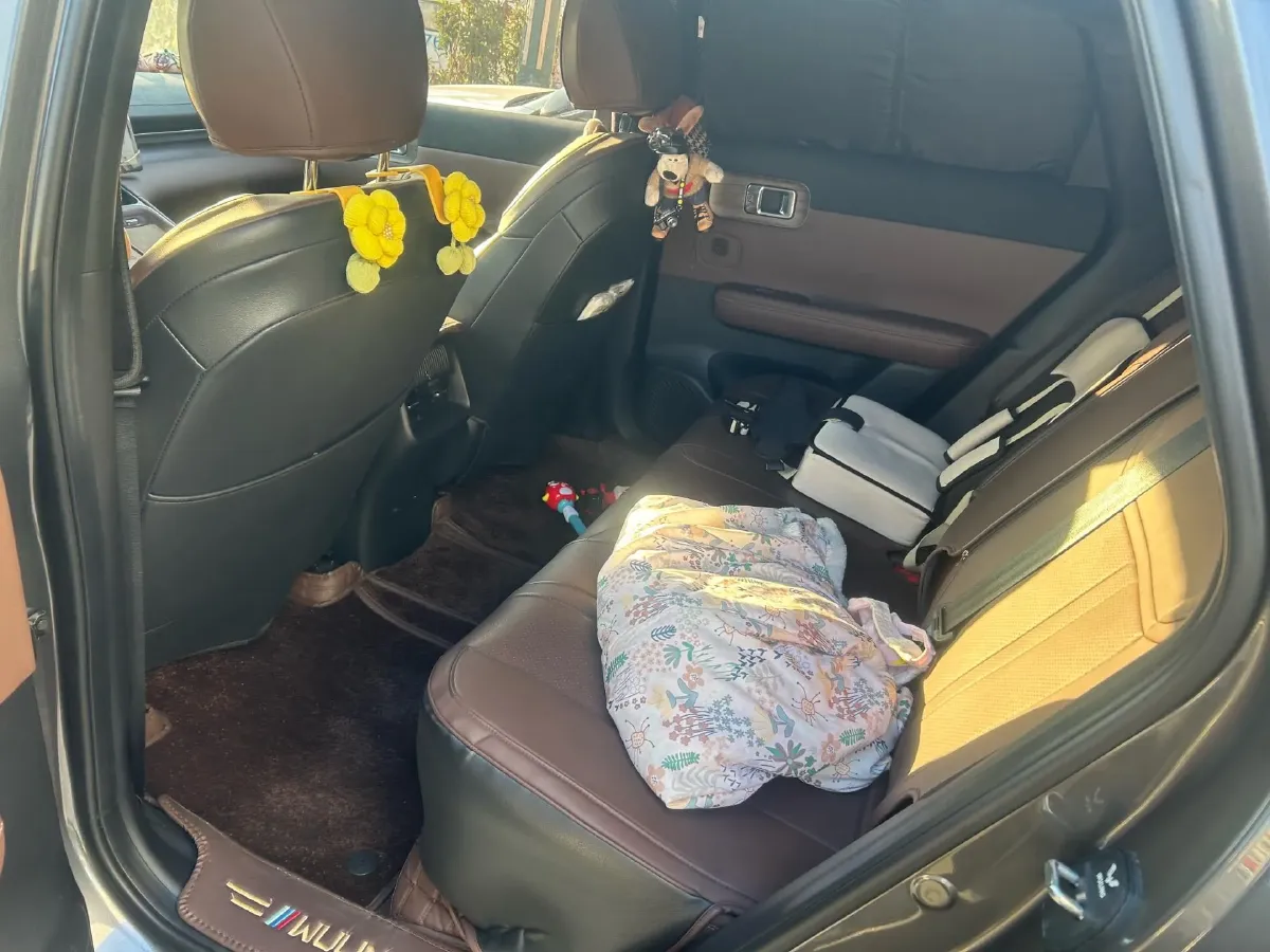 2024 WuLing XingGuangS 1.5L 106HP L4 E-CVT PHEV 20.5KWH,autocango,china used car exporter,china ev exporter,chinese used car exporter,chinese used ev exporter